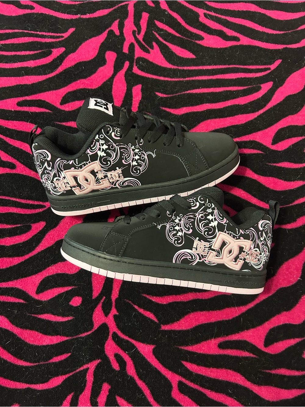 Rare y2k grunge DC Pixie Sneakers with Pink Graphic Logo